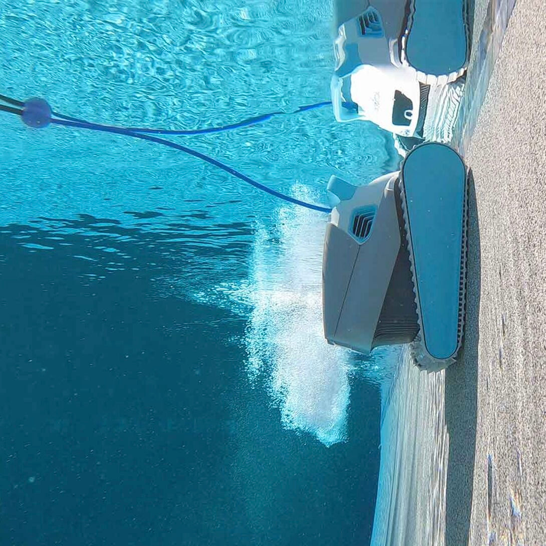 Dauphin Active 40 avec Caddy pour Piscine Creusée - Bluetooth et bouton de rappel